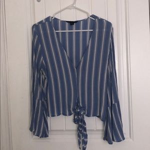 American Eagle Bell Sleeve Top Q NWOT